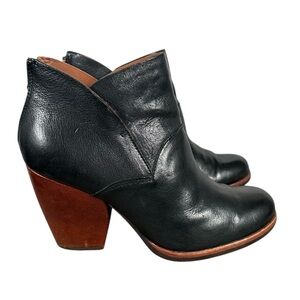 KORK-EASE Castaneda Leather Ankle Booties in Black